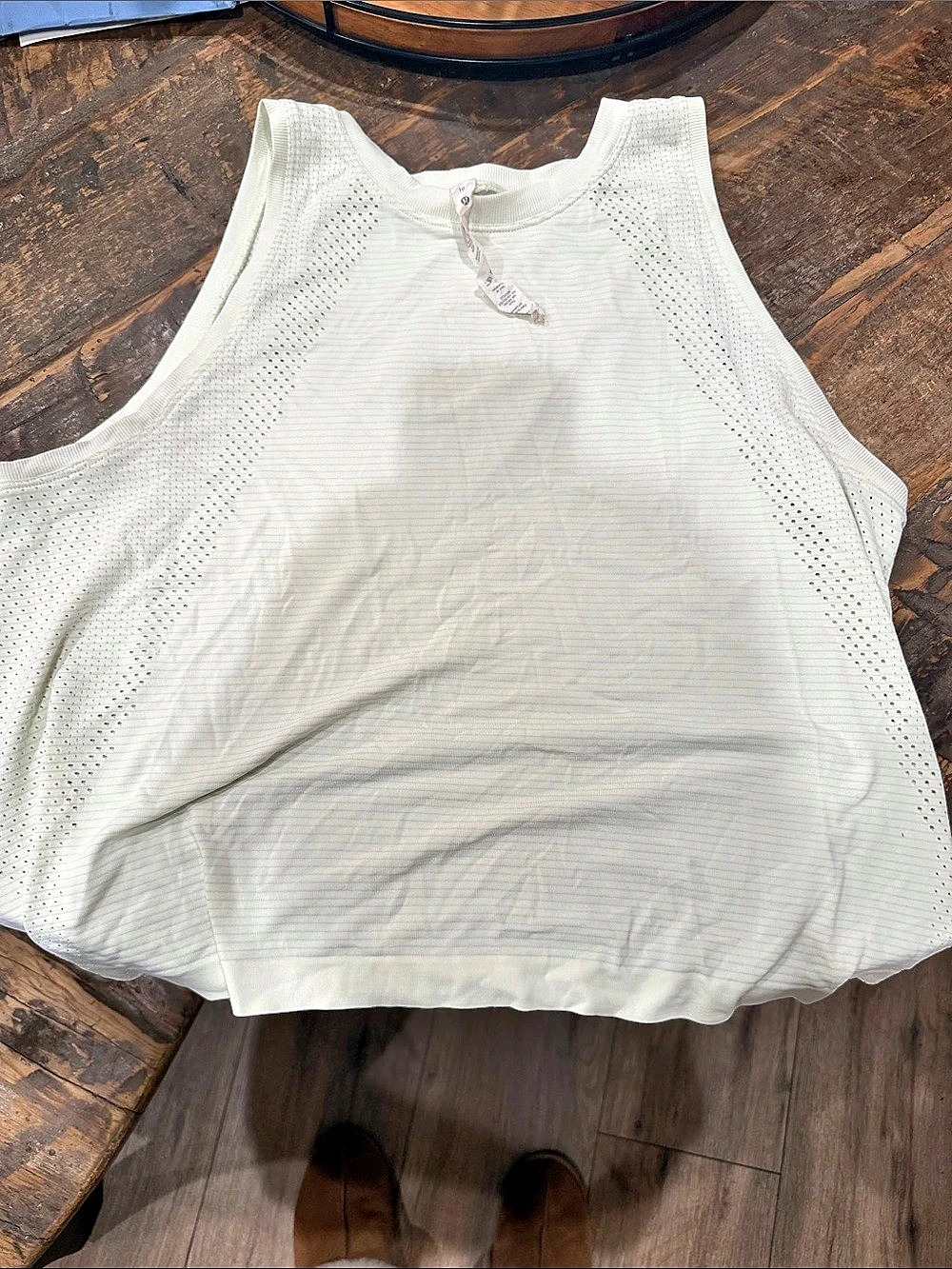 lululemon Swiftly Tech High-Neck Tank Top 2.0 *Race Length White Size 10